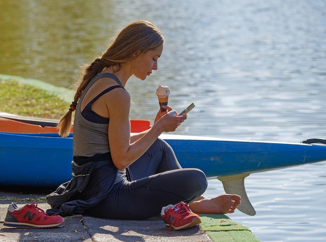 Jaké voděodolné pouzdro na mobil si vybrat