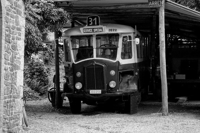 Začátky autobusové dopravy v Čechách